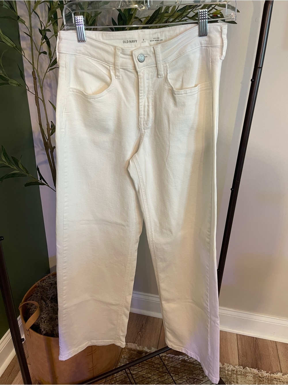 Old Navy Women's Cream Flared Wide-Leg Jeans